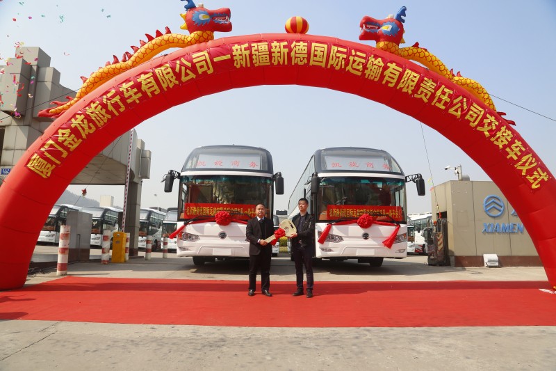 跨境游帶來新機遇——40輛金旅豪華客車交付新疆新德國際