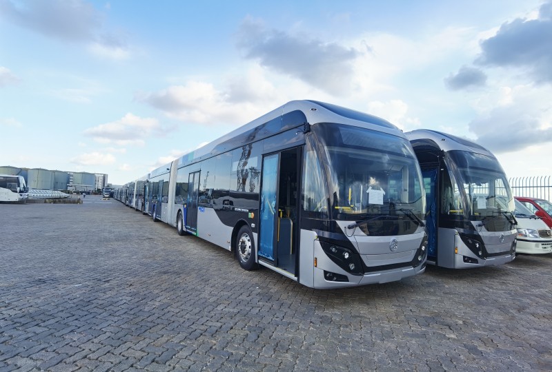 中國客車出口再添榮光！227輛金旅客車出口以色列