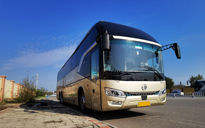 順應(yīng)旅游市場新趨勢：金旅13米3軸新凱歌再出發(fā)