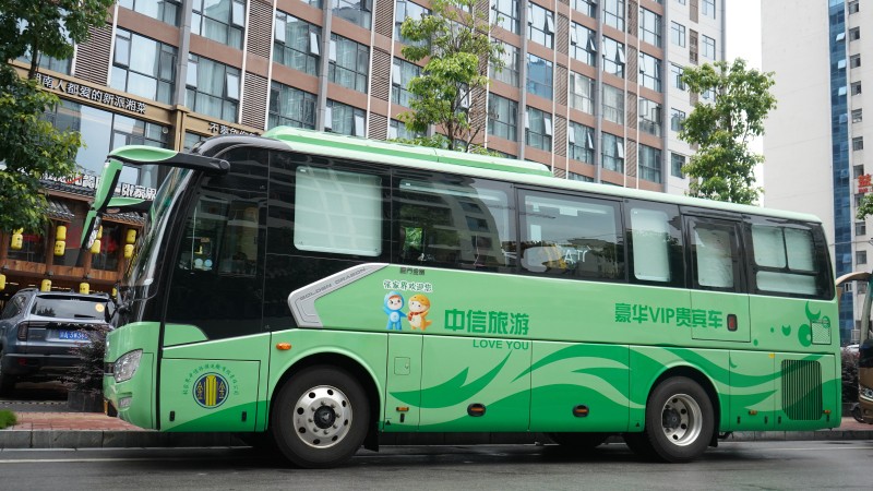 20年堅(jiān)守與成就——張家界中信旅運(yùn)牽手金旅客車，共書高端旅游出行佳話