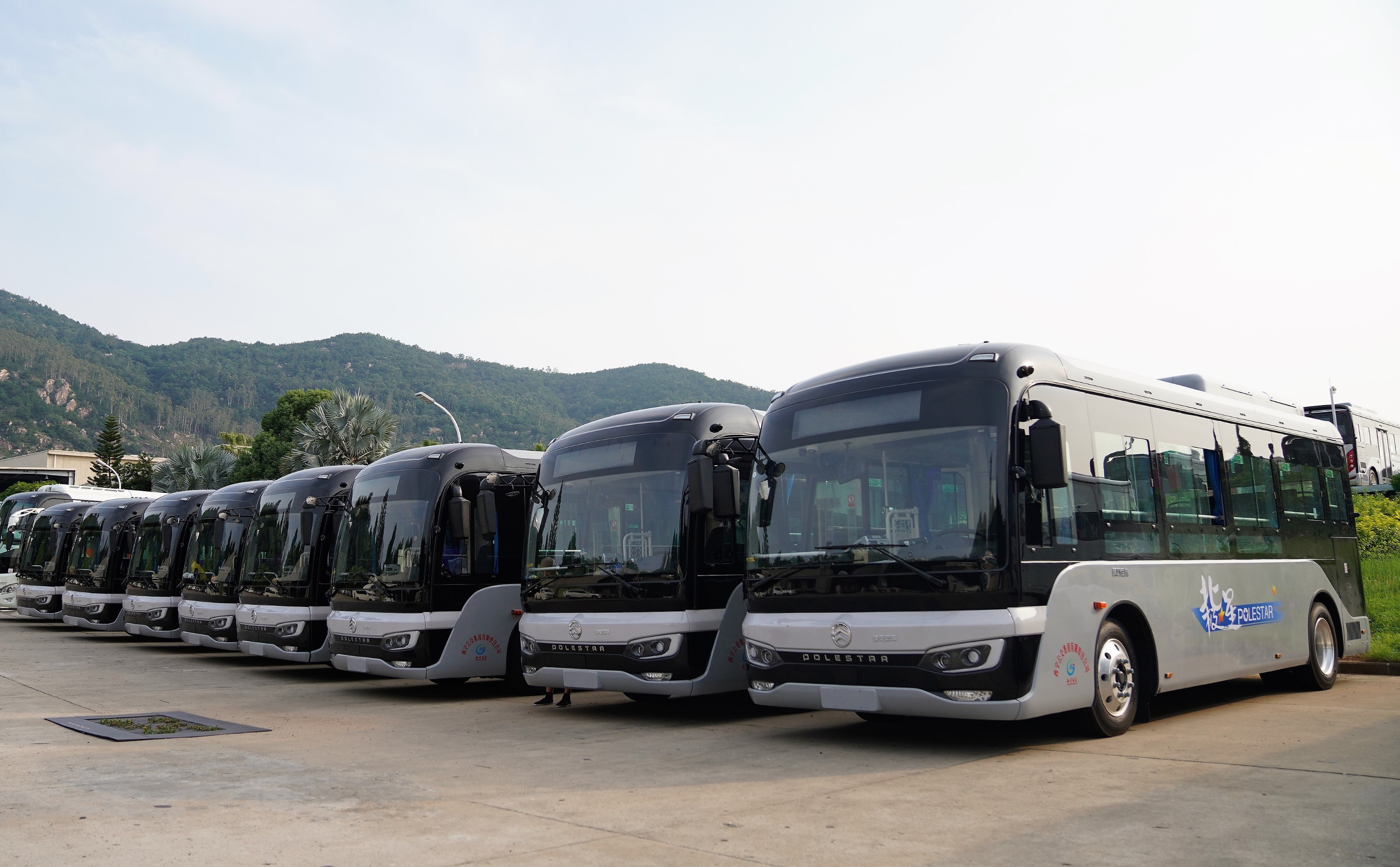 奔赴高原明珠 130輛金旅智能網(wǎng)聯(lián)公交交付西寧公交