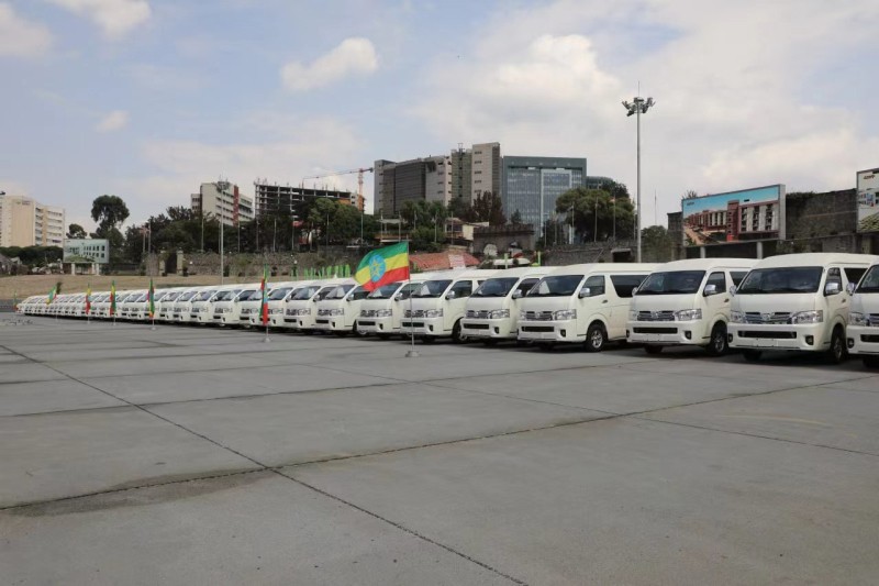 采用中國國標(biāo) 金旅海獅馳騁“非洲屋脊”