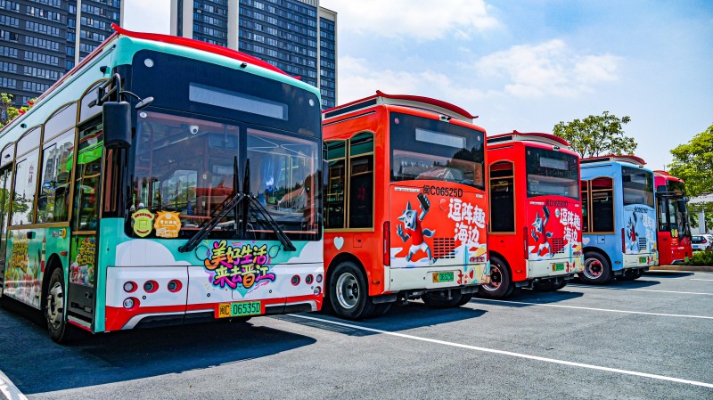 晉江公交“鐺鐺車”與雙層巴士：串聯(lián)文旅新體驗(yàn)，激活城市流動(dòng)風(fēng)景線